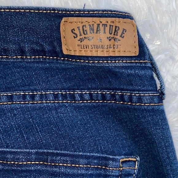 Signature By Levi Strauss Curvy Boot Cut Stretch Blue Jeans Size 10 - Picture 7 of 11